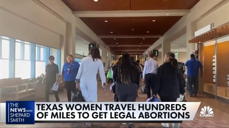 Women leave Texas, travel hundreds of miles for an abortion