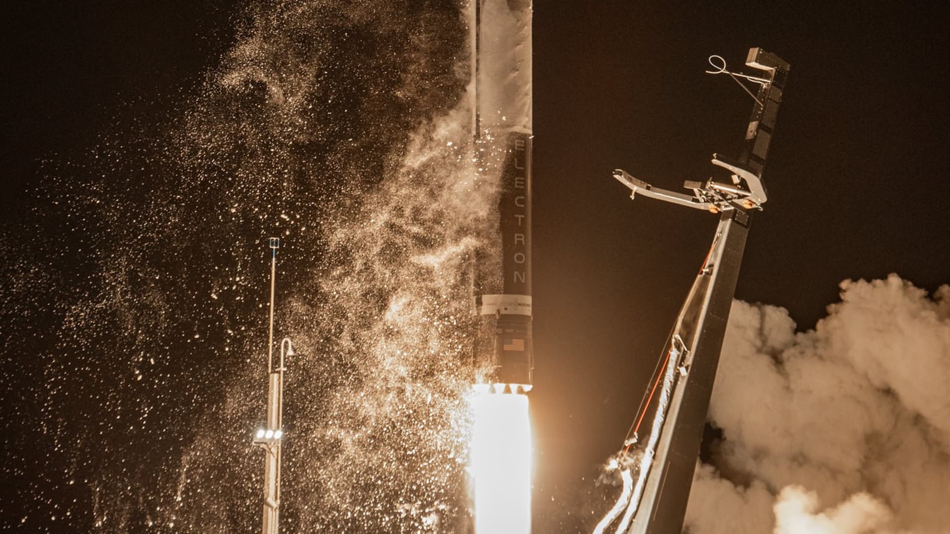إطلاق CAPSTONE بواسطة Rocket Lab يشير إلى عودة ناسا إلى القمر