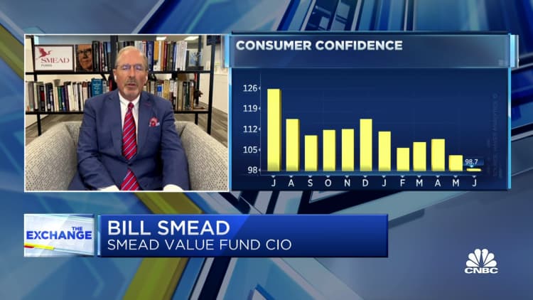 We're in a bit of an economic relay race, says Bill Smead