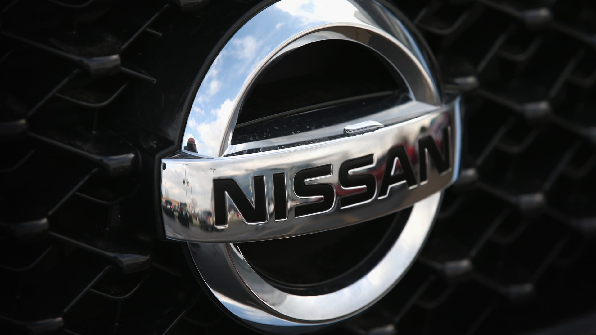 Nissan recalls more than 300,000 SUVs in U.S. for sudden hood opening