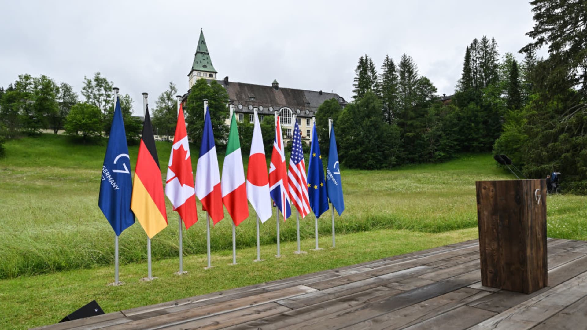 The G7 has floated the idea of an oil price cap, but experts are doubtful about how effective this would be.