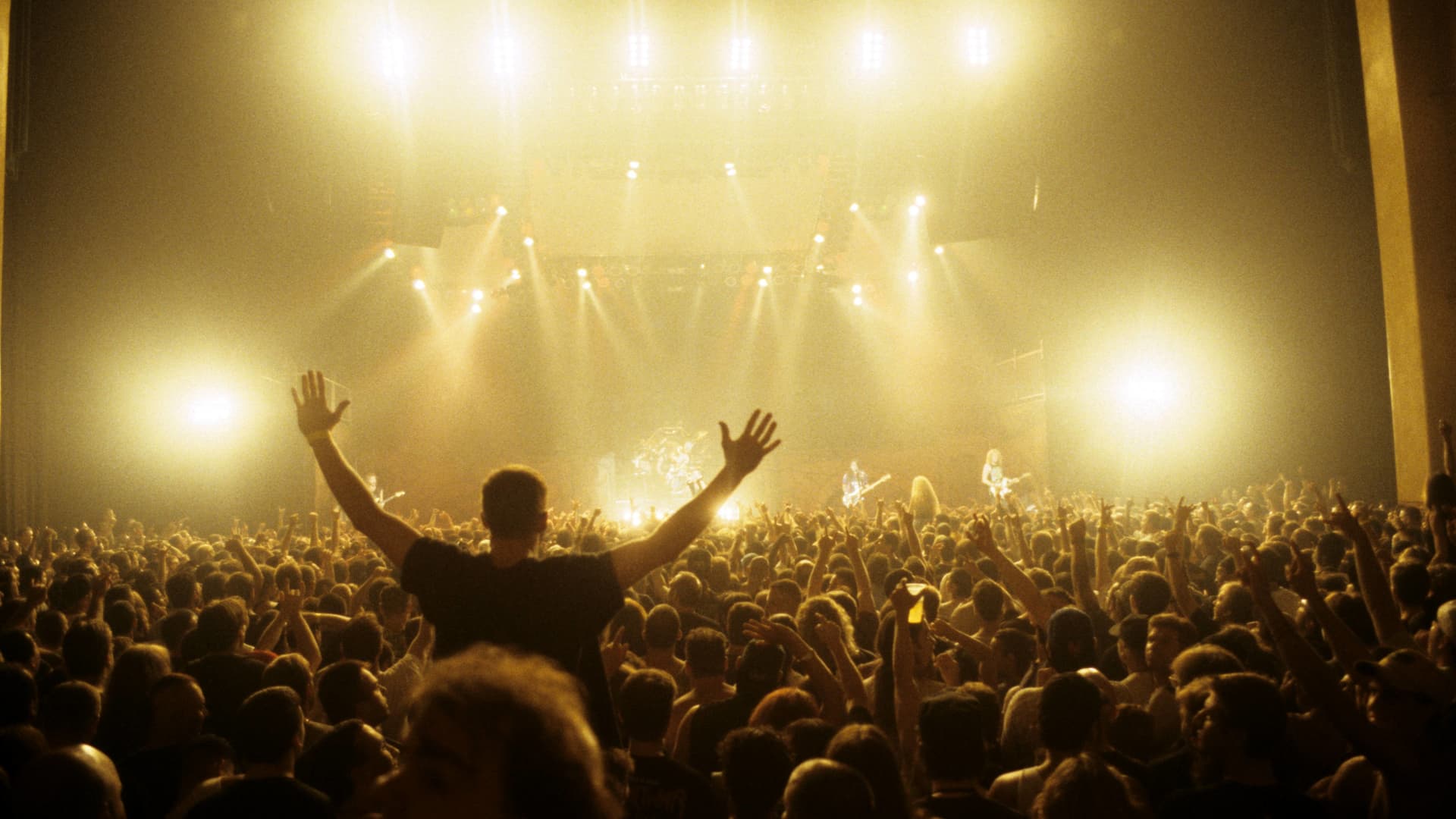26% of concertgoers plan to take on debt to attend shows this summer—here’s how ..