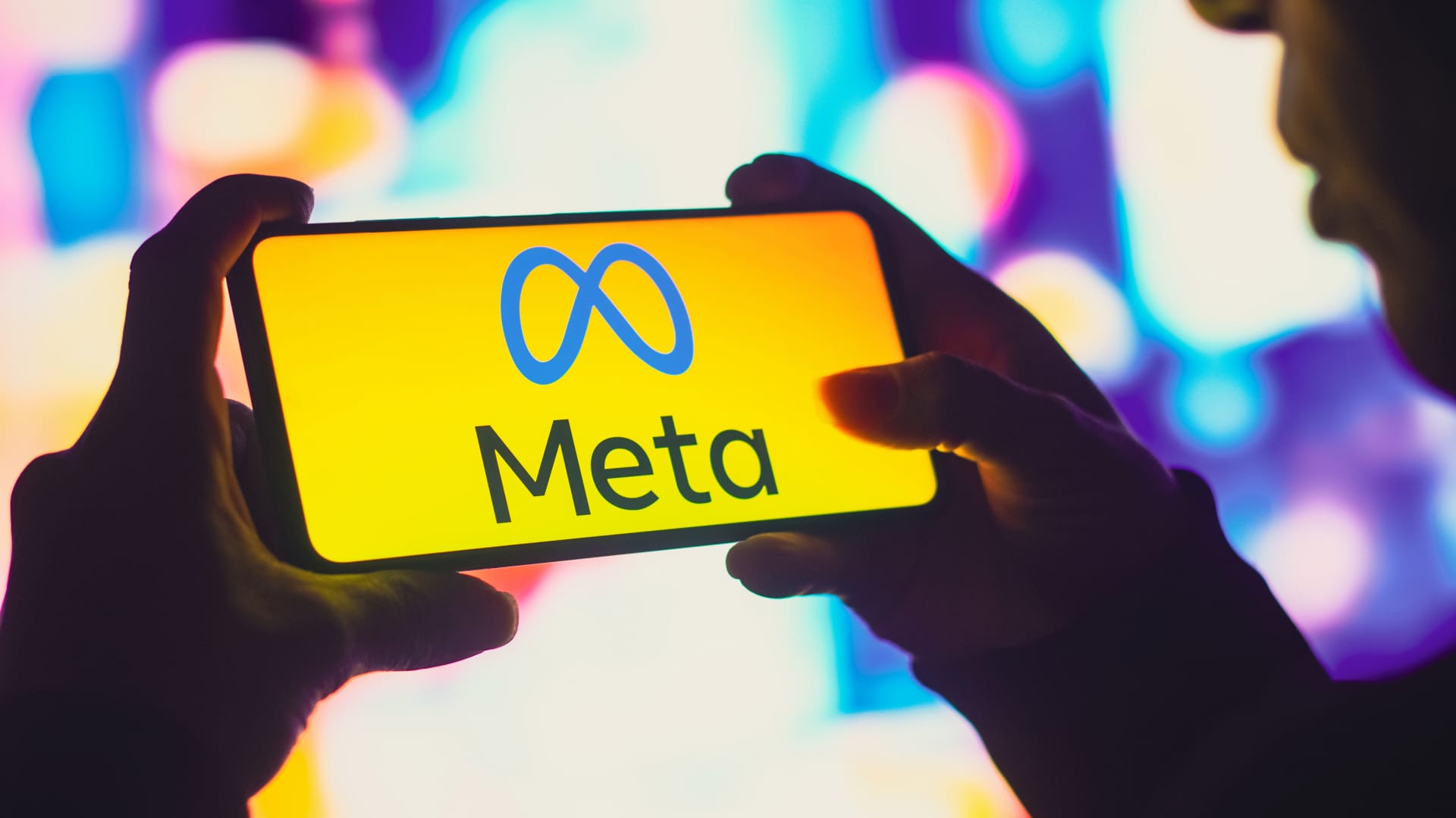 Meta makes it easier to switch between Facebook and Instagram accounts
