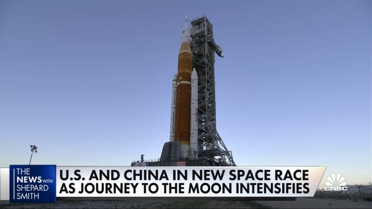 U.S. and China in new space race as journey to moon intensifies