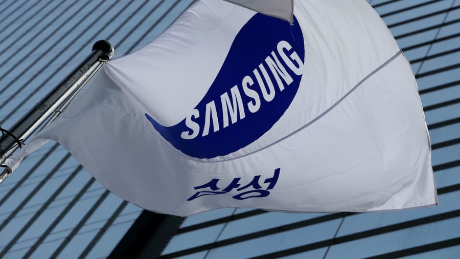 Samsung's 'better than feared' earnings spur chip stock rally 