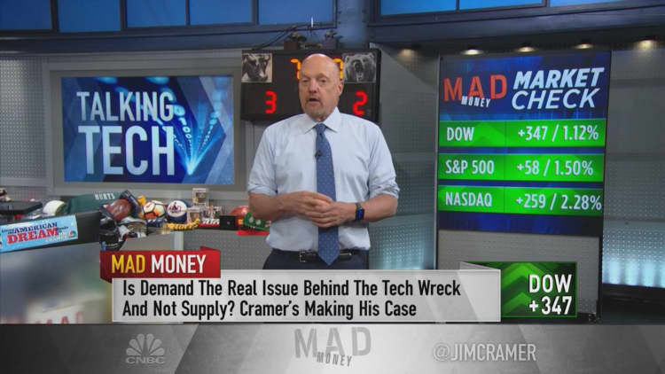 Jim Cramer explains why he's not throwing in the towel on tech stocks just yet