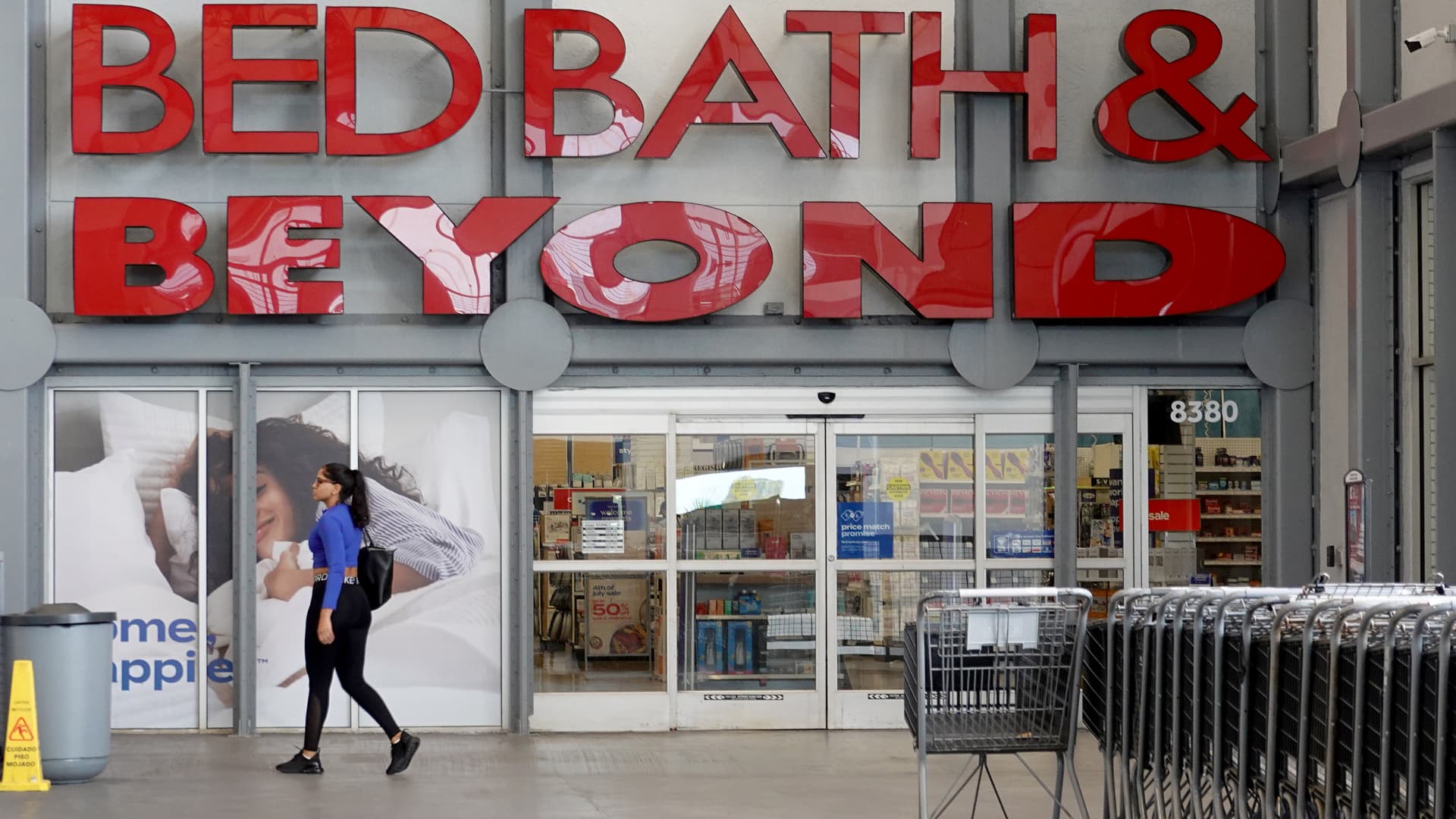 Bed Bath & Outside of announces retail outlet closures, layoffs and new funding to take care of struggling business