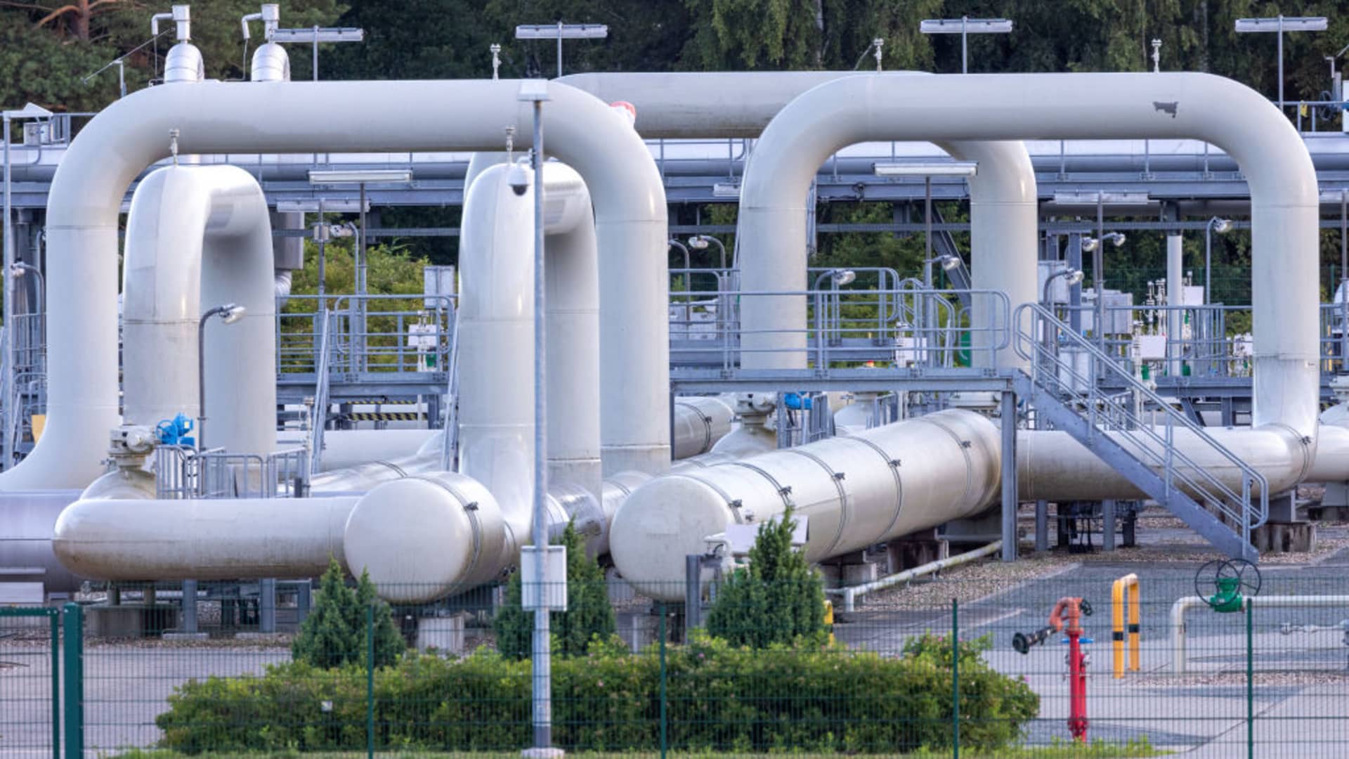 Europe on high alert as Russia temporarily halts gas flows via major pipeline