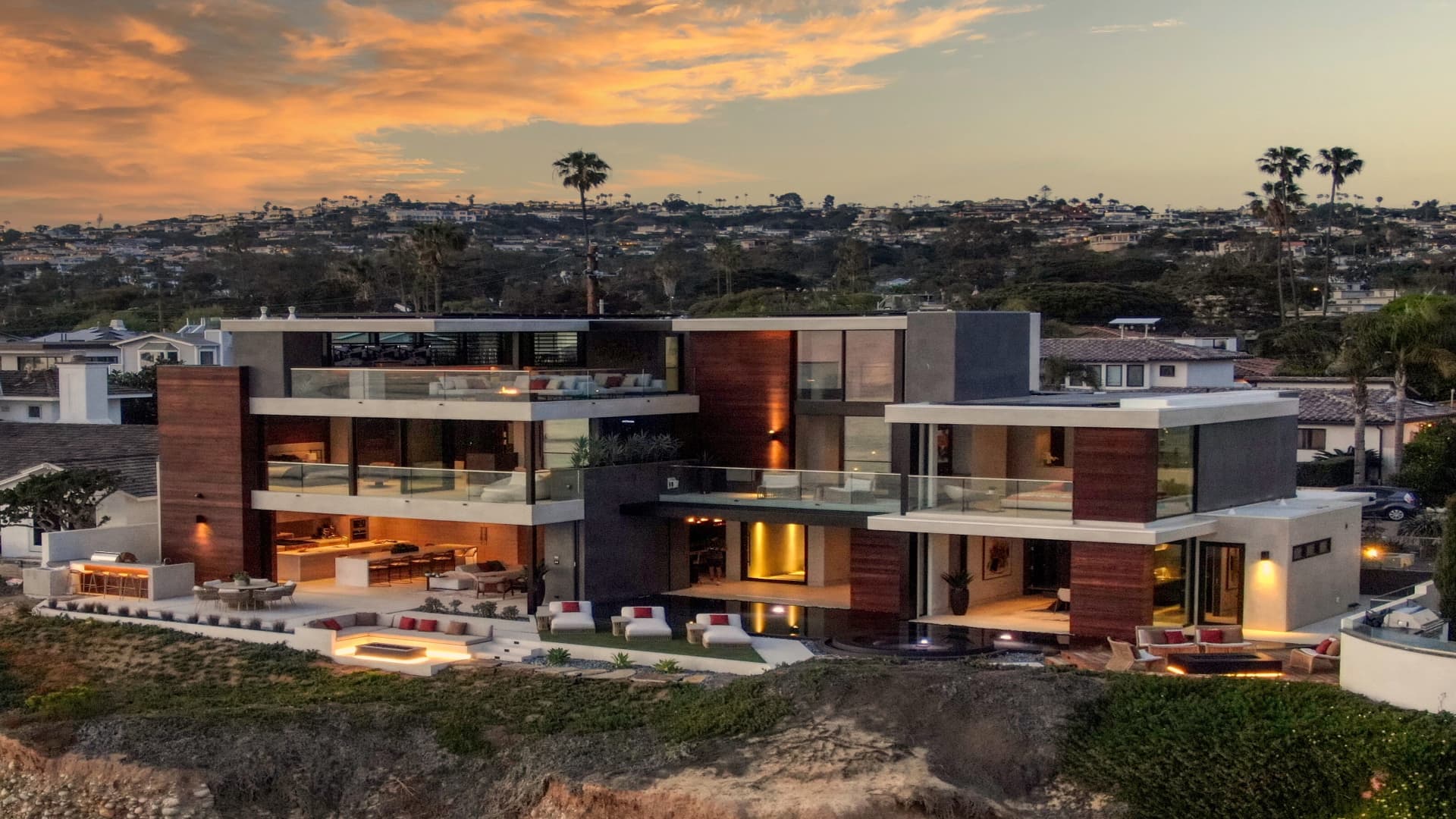A peek inside this $32.5 million mansion in Southern California