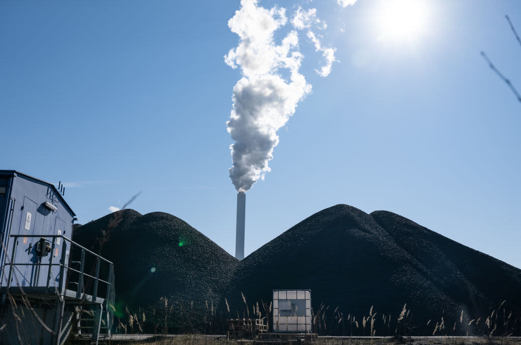 G7 환경 장관들이 일본에서 회의를 마무리하면서 석탄을 단계적으로 중단할 날짜는 없습니다.