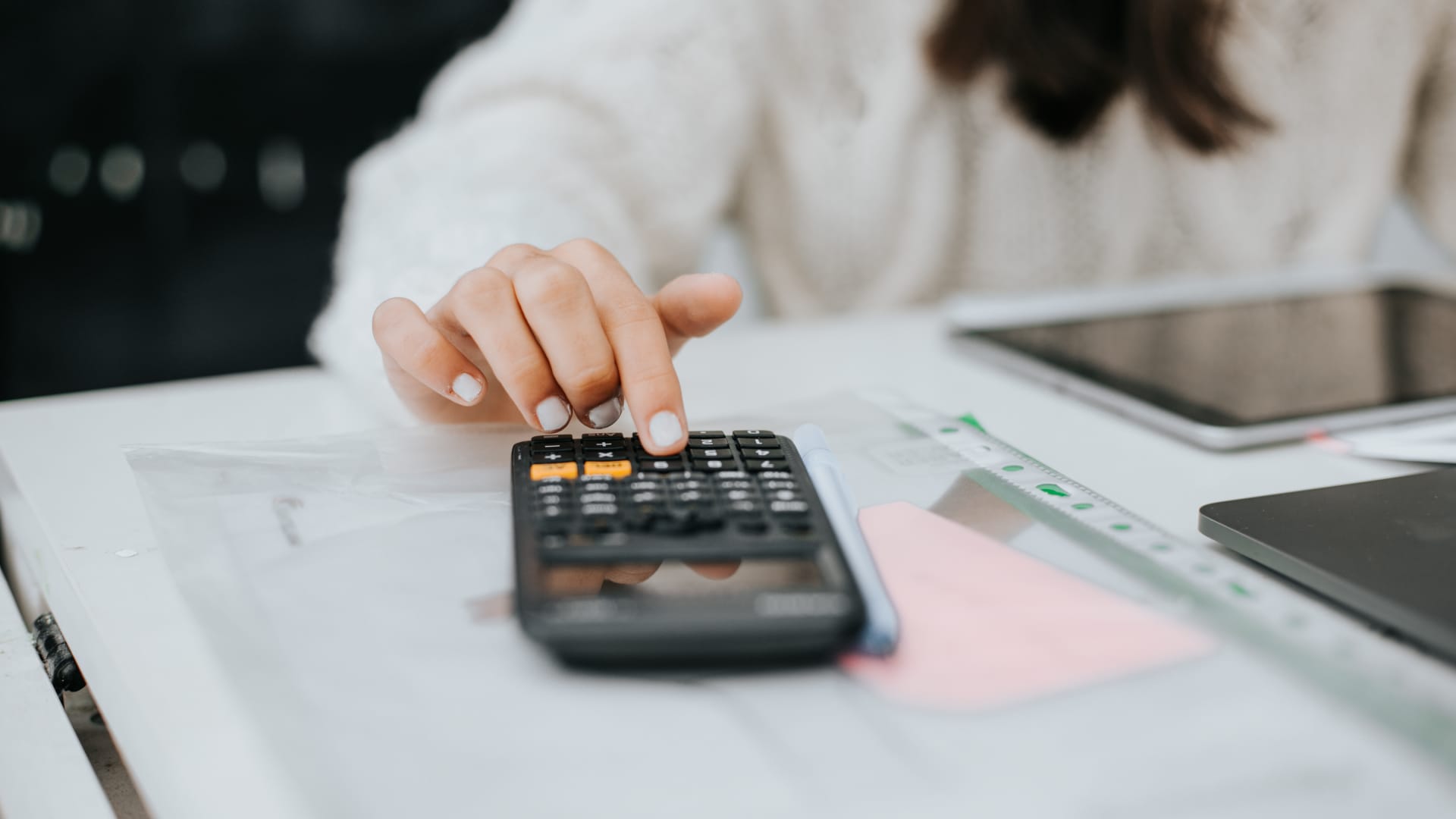 How To Calculate Your Debt-To-Income Ratio For A Mortgage