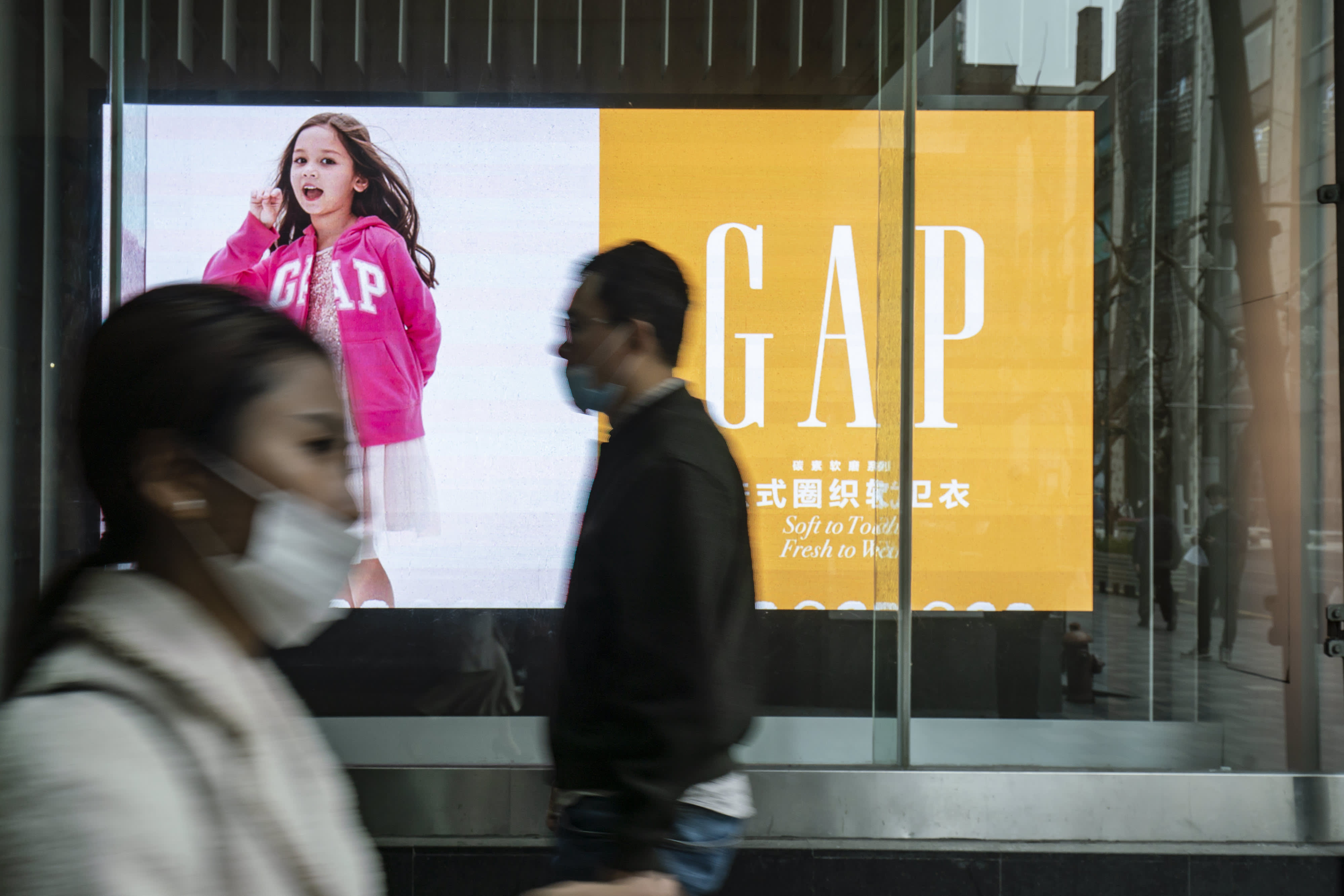 Goldman Sachs Upgrades Gap, Says Stock Can Rebound Nearly 30% Despite Challenges Facing Retailers