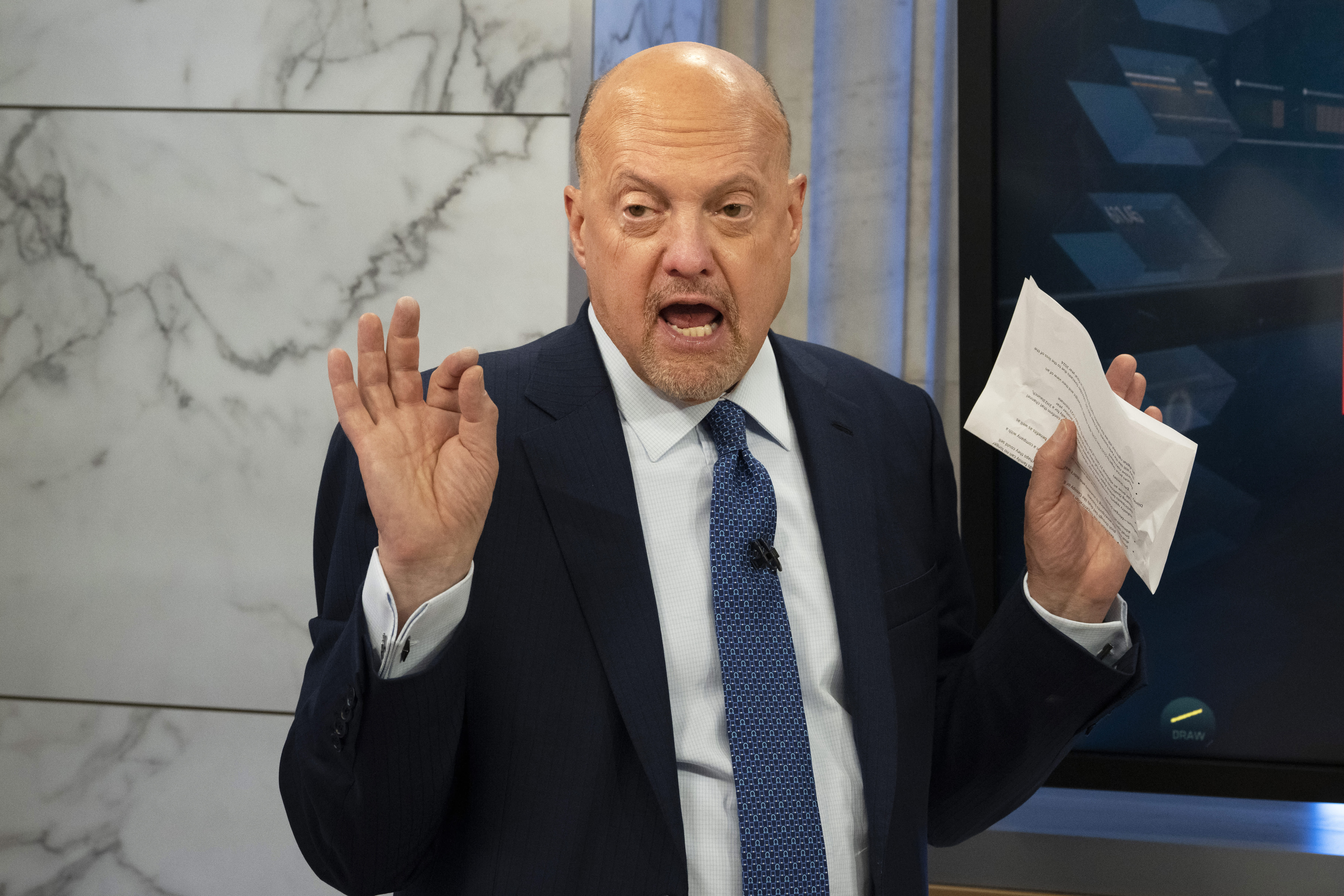 Jim Cramer's Investing Club meeting Tuesday: 2023 mantra, infrastructure stocks, Apple 