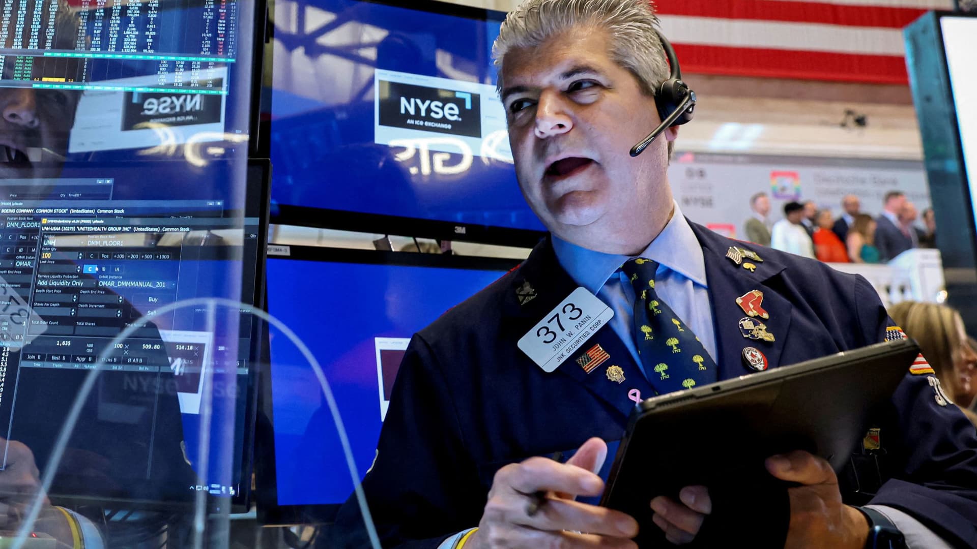 Dow tumbles 600 points into bear market territory, sets a new low for the year - CNBC