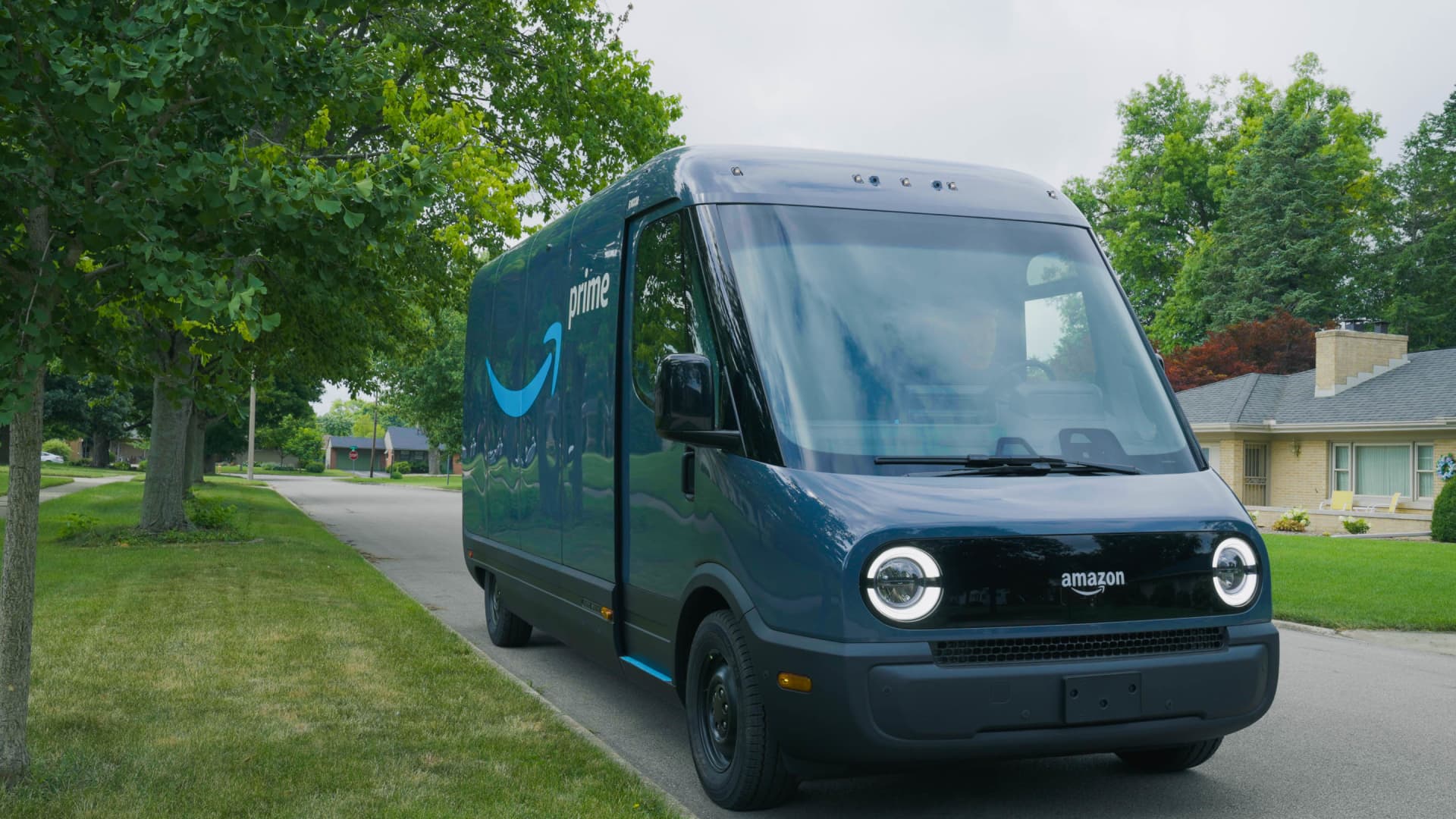 Amazon is starting to deliver packages with Rivian electric vans