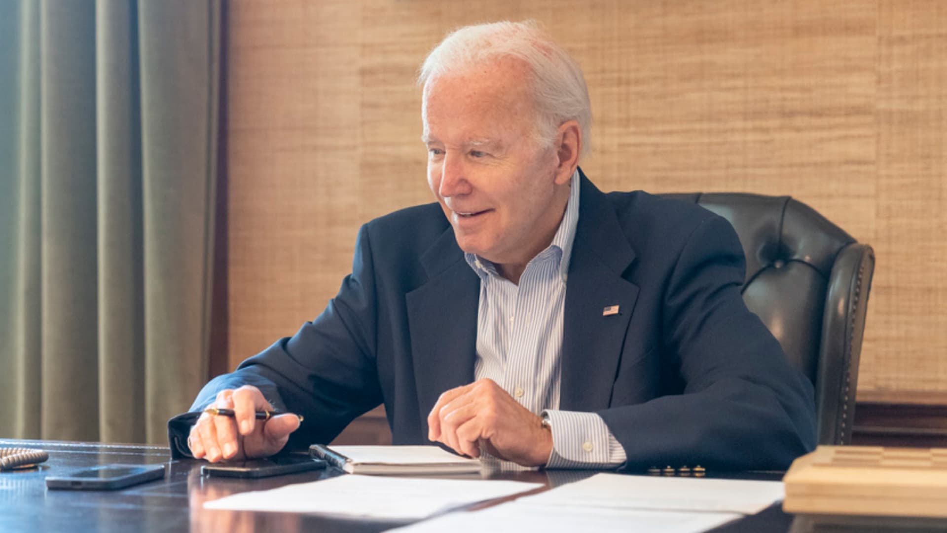 President Joe Biden likely has BA.5 variant but Covid-19 symptoms 'continue to improve,' doctor says thumbnail