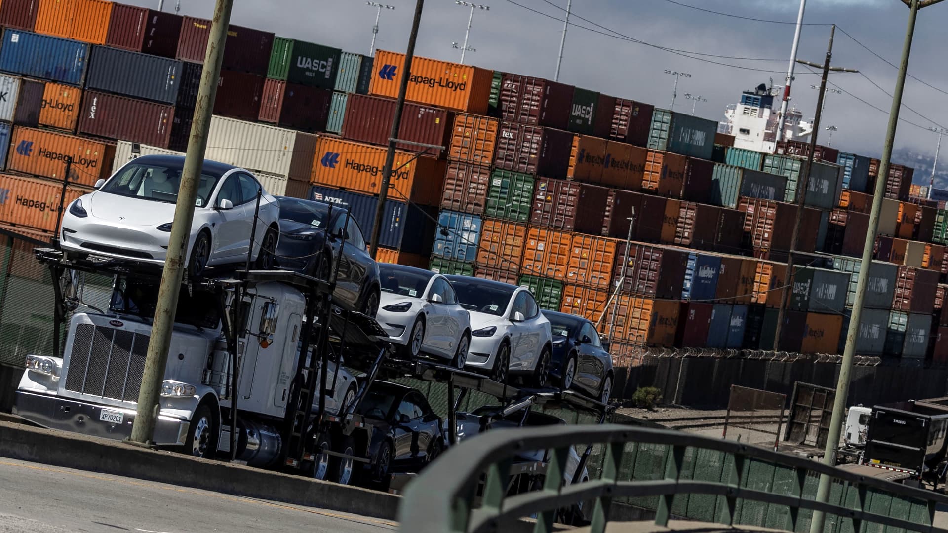 West Coast ports shut down as union staff ‘no present’ after breakdown in wage negotiations