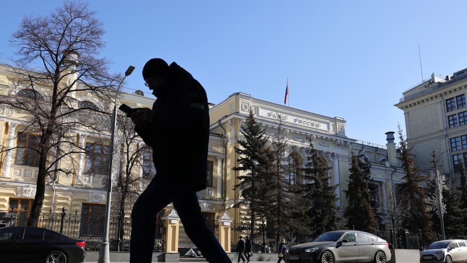 The headquarters of Russia's central bank in Moscow, Russia, on Monday, Feb. 28, 2022.