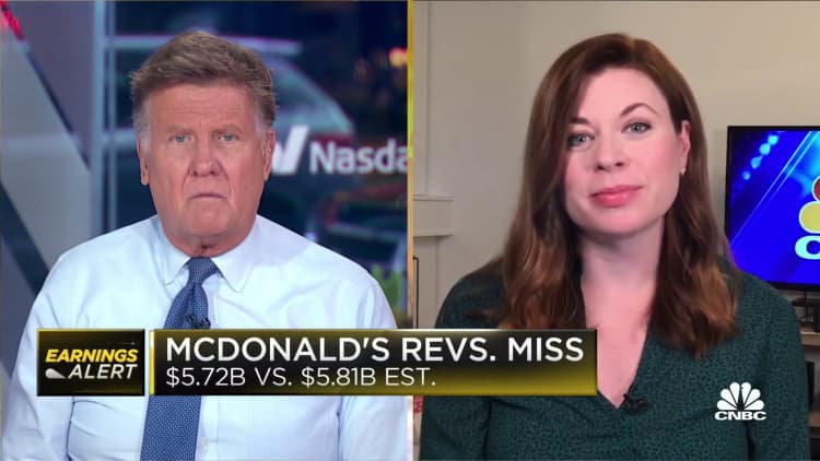 Najlepsze szacunki McDonald's dotyczące zysków za drugi kwartał, ale przychody są niskie
