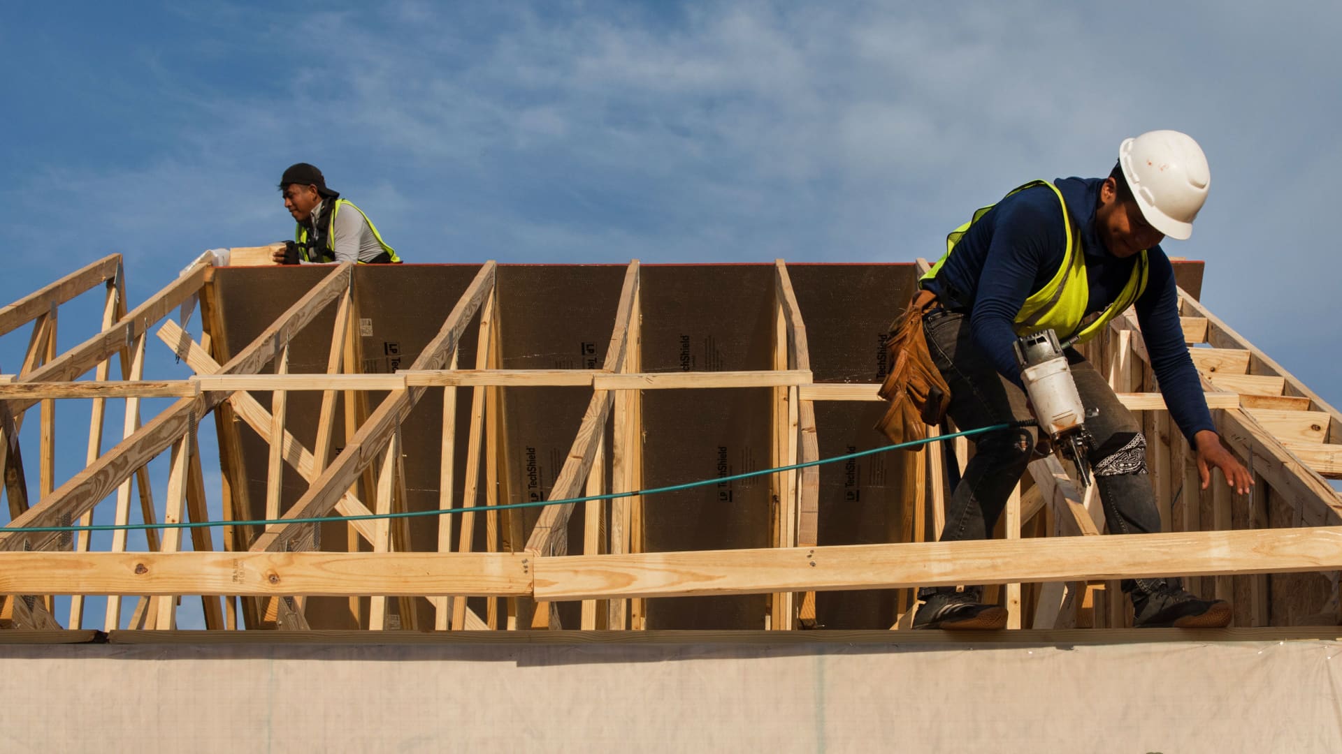 Los constructores de viviendas aumentan los incentivos porque de repente tienen dificultades para vender sus casas
