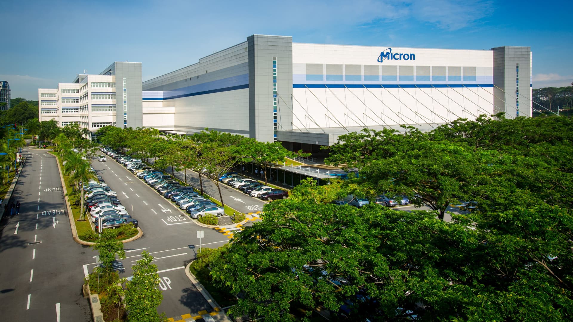 Semiconductor maker Micron announces 10% staff reduction, suspends bonuses