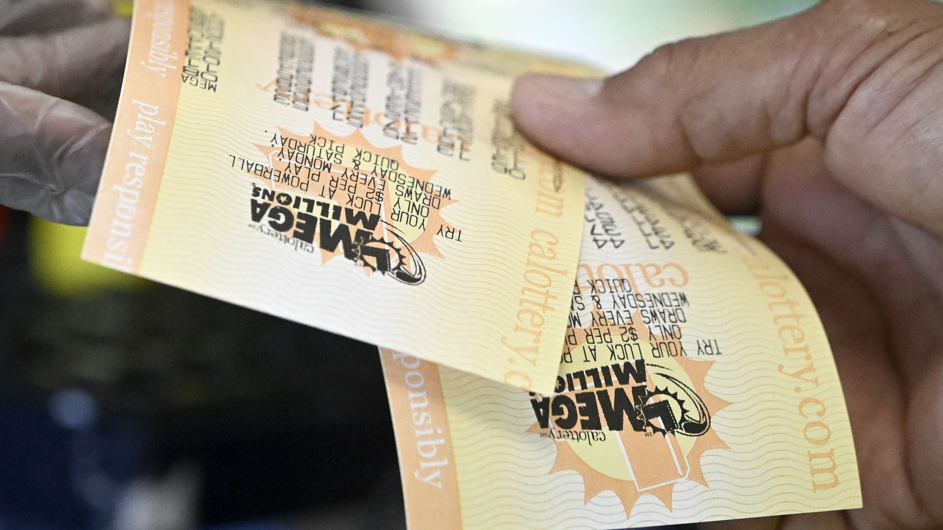 Someone in Illinois won the .337 billion Mega Millions jackpot—the third-largest lottery prize in U.S. history