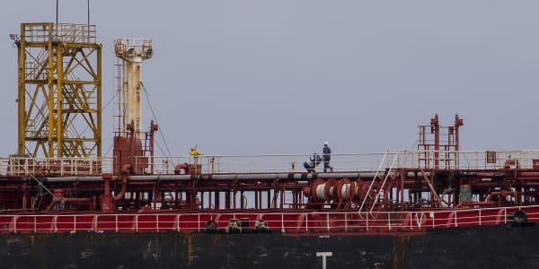 EU sanctions, Russian oil price cap cause tanker bottleneck as crude moves through Turkey