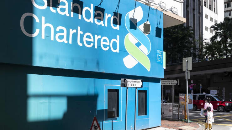 Standard Chartered reports profit up 19% in first half, announces 0 million share buyback