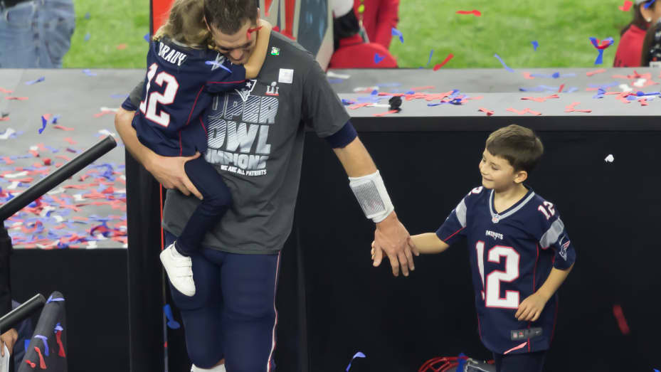 Patriots change Twitter avatar to a Tom Brady jersey