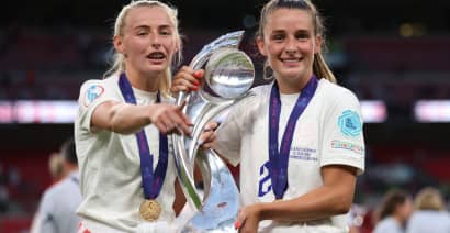 England Women make history as Kelly's extra-time goal seals Euros glory
