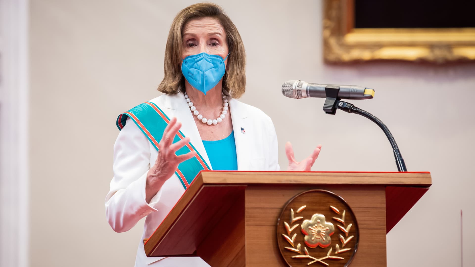 Pelosi departs Taiwan as furious China holds military drills