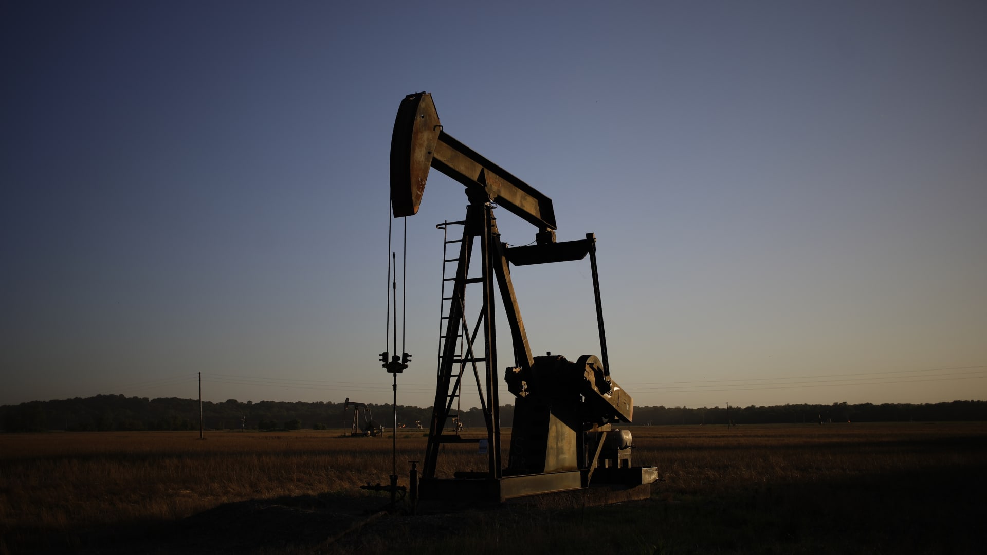 Fund manager says oil is in a multi-year bull market – and names 3 stocks to cash in