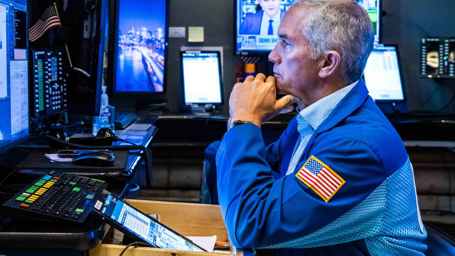 Traders on the floor of the NYSE, Aug. 4, 2022.