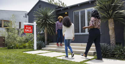 Fixed mortgage rates will fall to 4.5% in 2023, Fannie Mae estimates