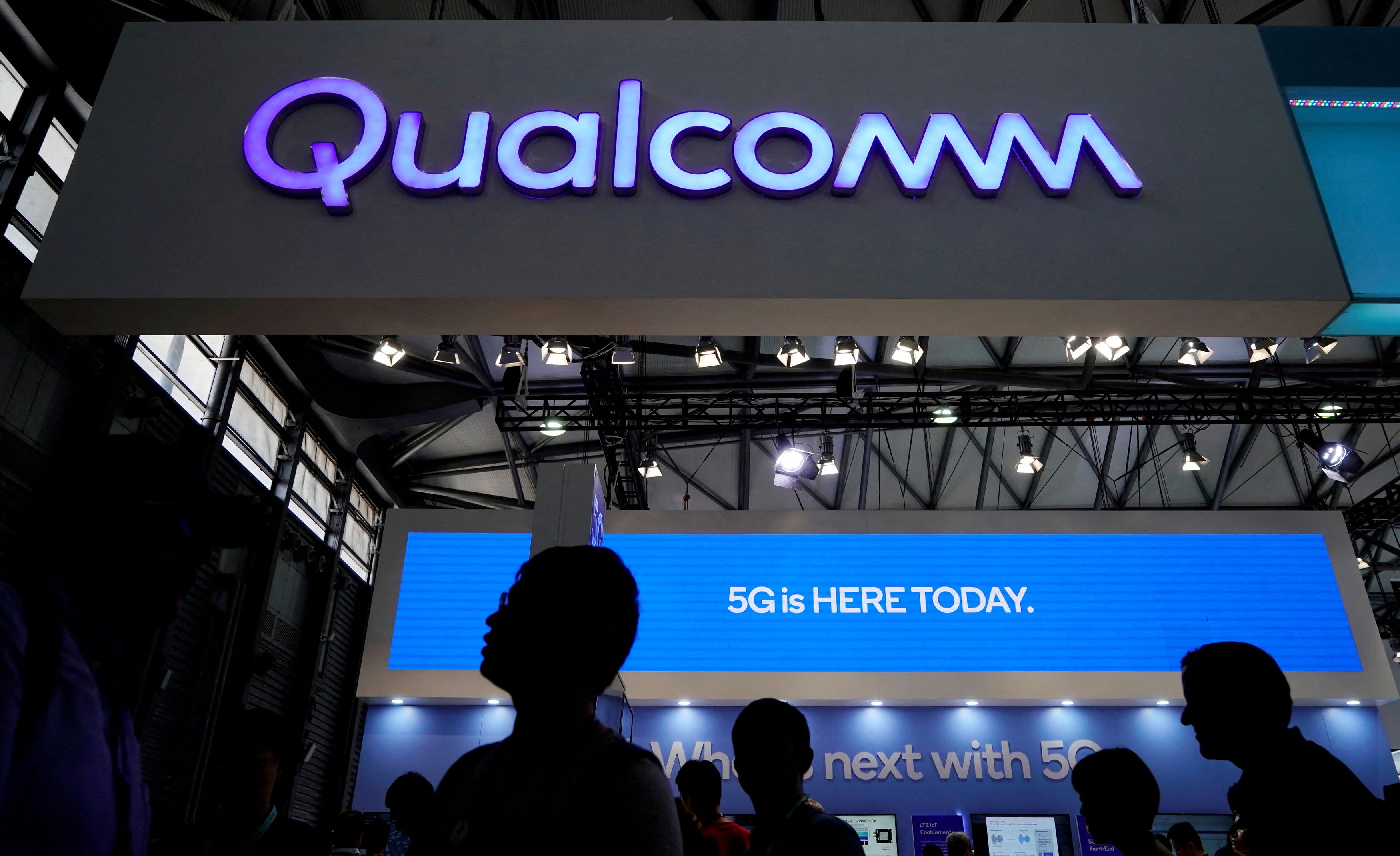 Wells Fargo downgrades Qualcomm, says smartphone sector exposure will hurt chip stocks