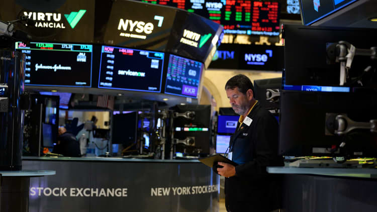 Wall Street ditetapkan untuk terbuka bercampur