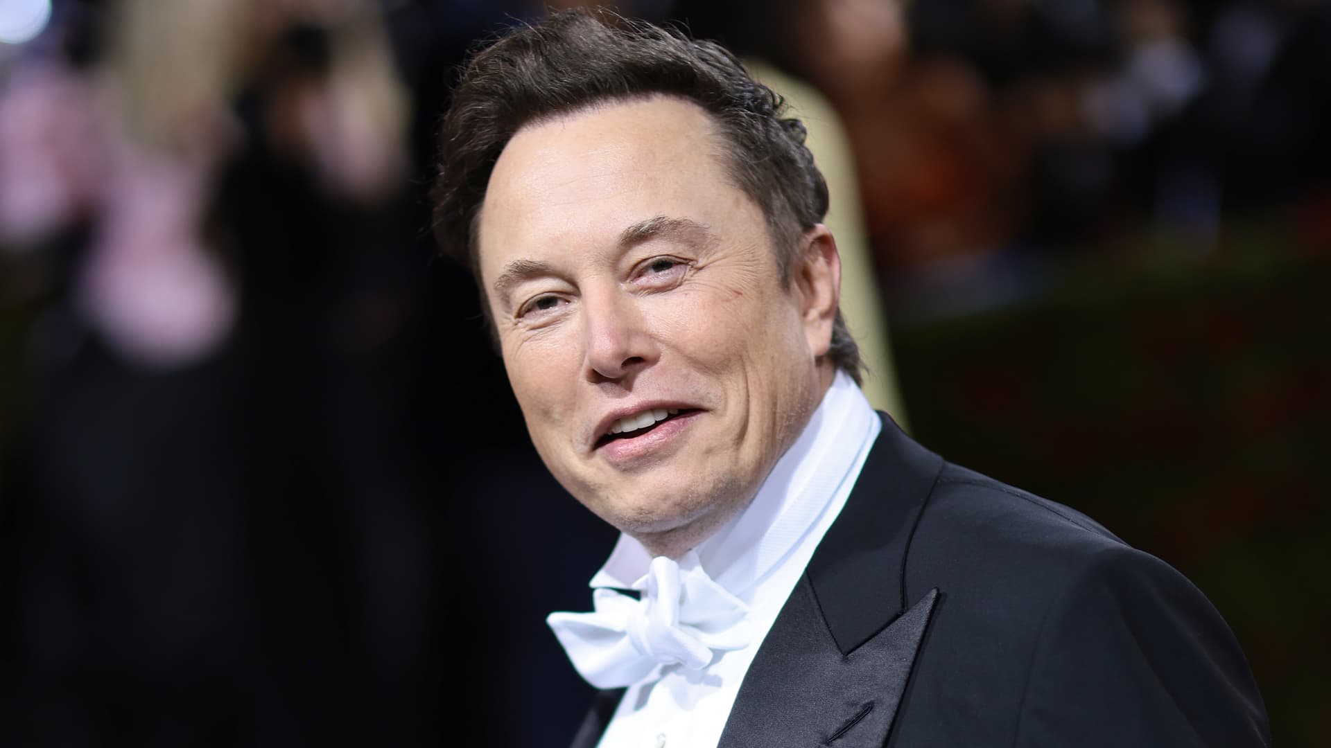 Elon Musk sells 7.92 million Tesla shares worth $6.88 billion - CNBC