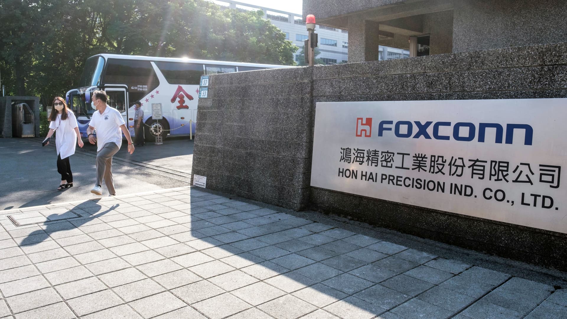 Apple supplier Foxconn cautious on outlook as smartphone sales slow