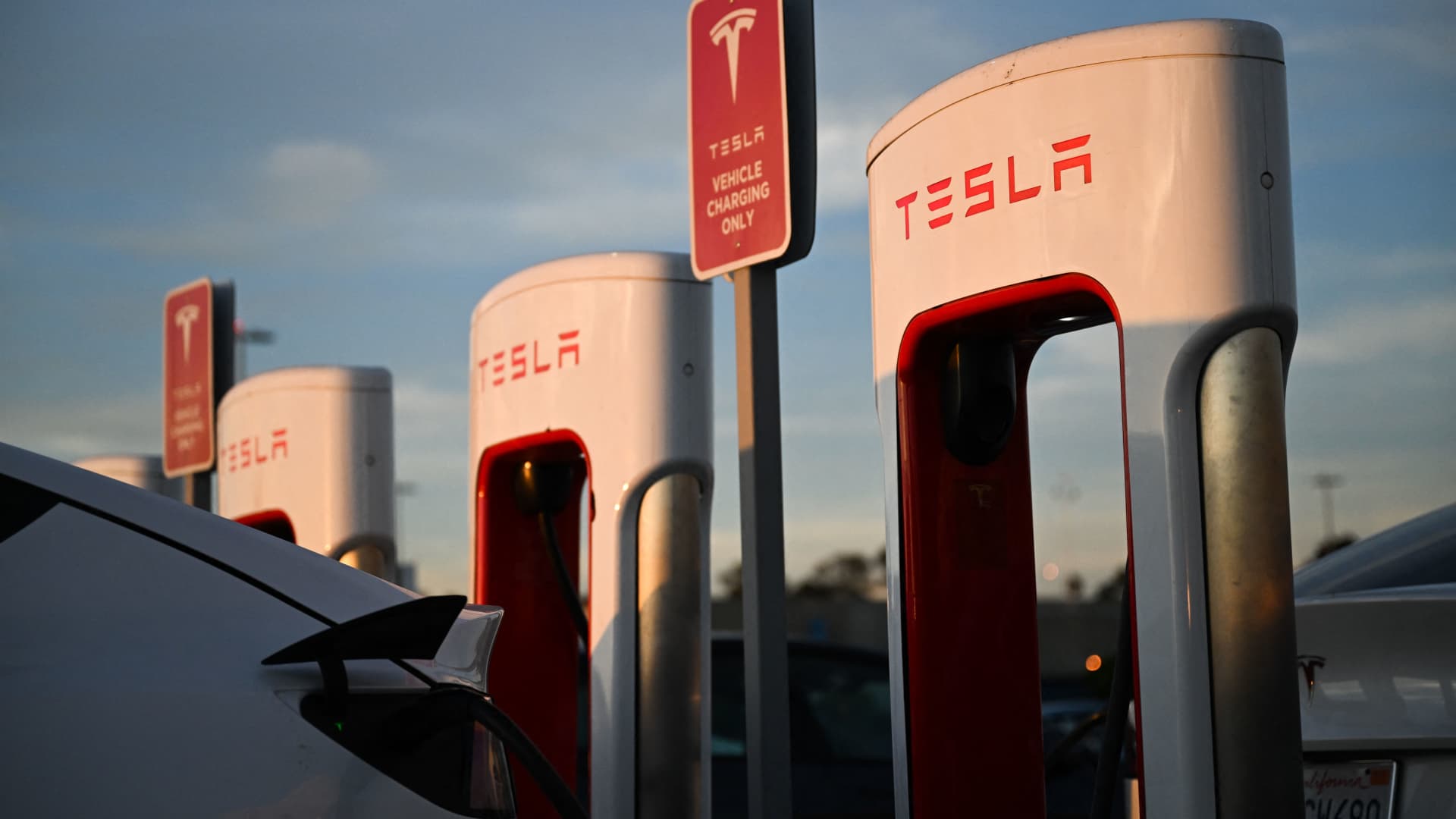 Forget TSLA? 2 EV stock picks to play the boom, from Citi and HSBC
