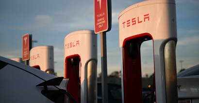 Longtime Tesla bear Sacconaghi says more price cuts needed to spur China demand