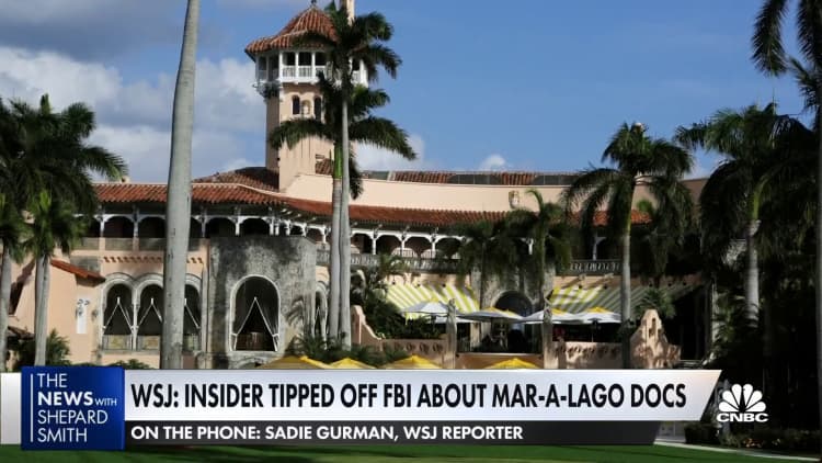 WSJ reports Mar-A-Lago insider tipped off the FBI about documents