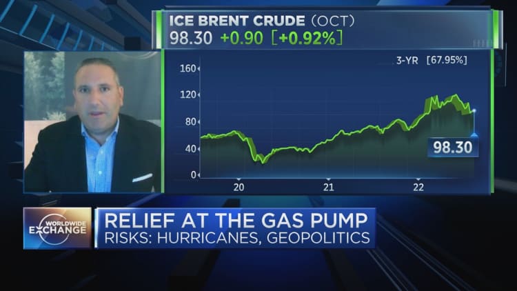gas-prices-are-falling-here-s-why-it-s-happening-and-whether-it-can