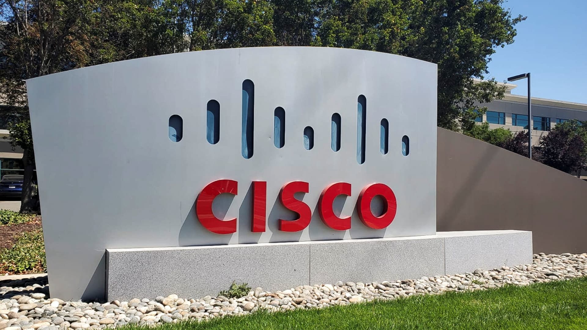 What to look for when Dow stocks Cisco Systems report earnings after the bell – CNBC