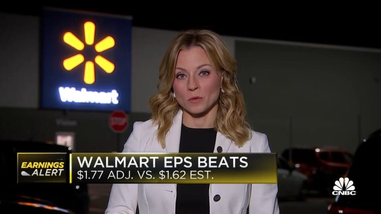 Walmart reports Q2 earnings, beats Wall Street's expectations