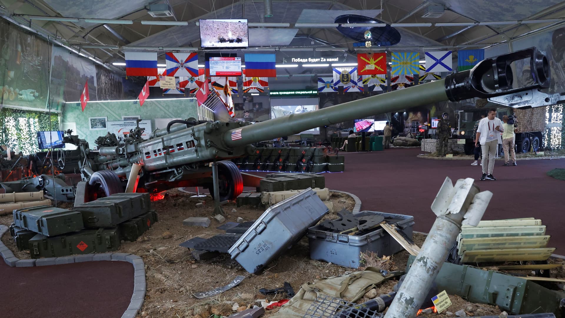 An M777 howitzer is on display during the exhibition of weaponry and equipment that, according to the Russian defence ministry, were captured during the military conflict in Ukraine, at the international military-technical forum Army-2022 at Patriot Congress and Exhibition Centre in the Moscow region, Russia August 17, 2022. 