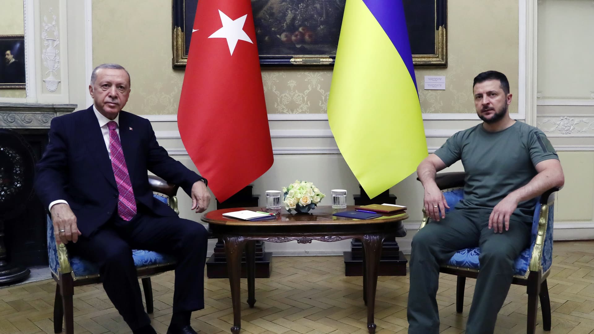 Turkish President Recep Tayyip Erdogan (L) meets with Ukrainian President Volodymyr Zelenskyy (R) at Potocki Palace in Lviv, Ukraine on August 18, 2022.
