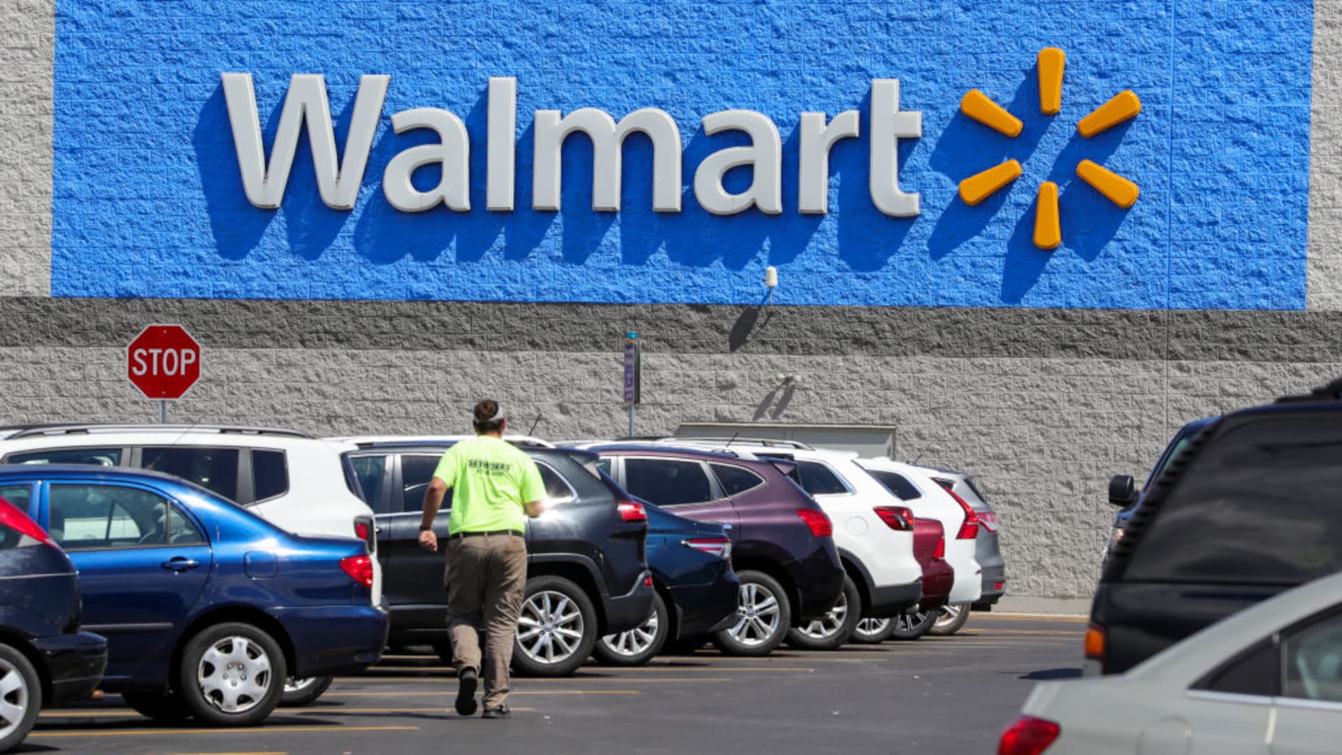 Walmart CEO says shoplifting could lead to price jumps, store closures
