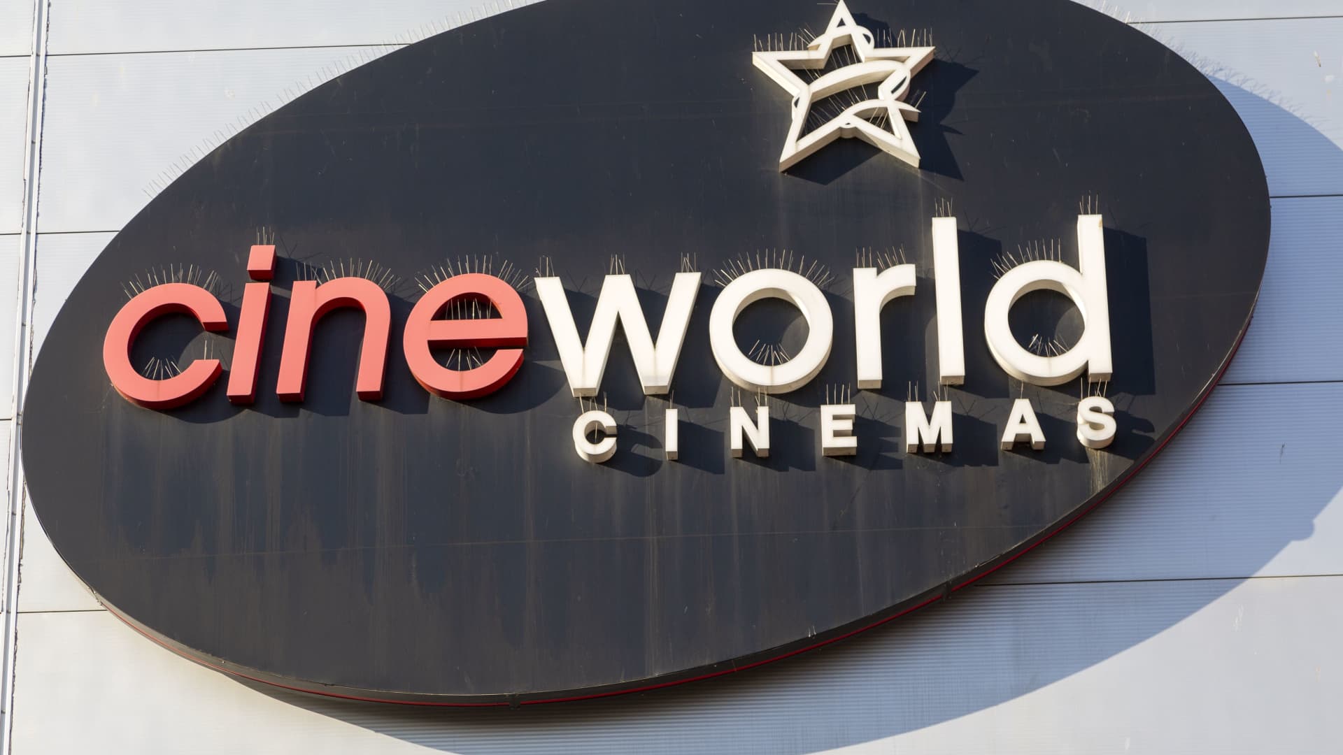Cineworld shares plummet more than 60% on bankruptcy reports