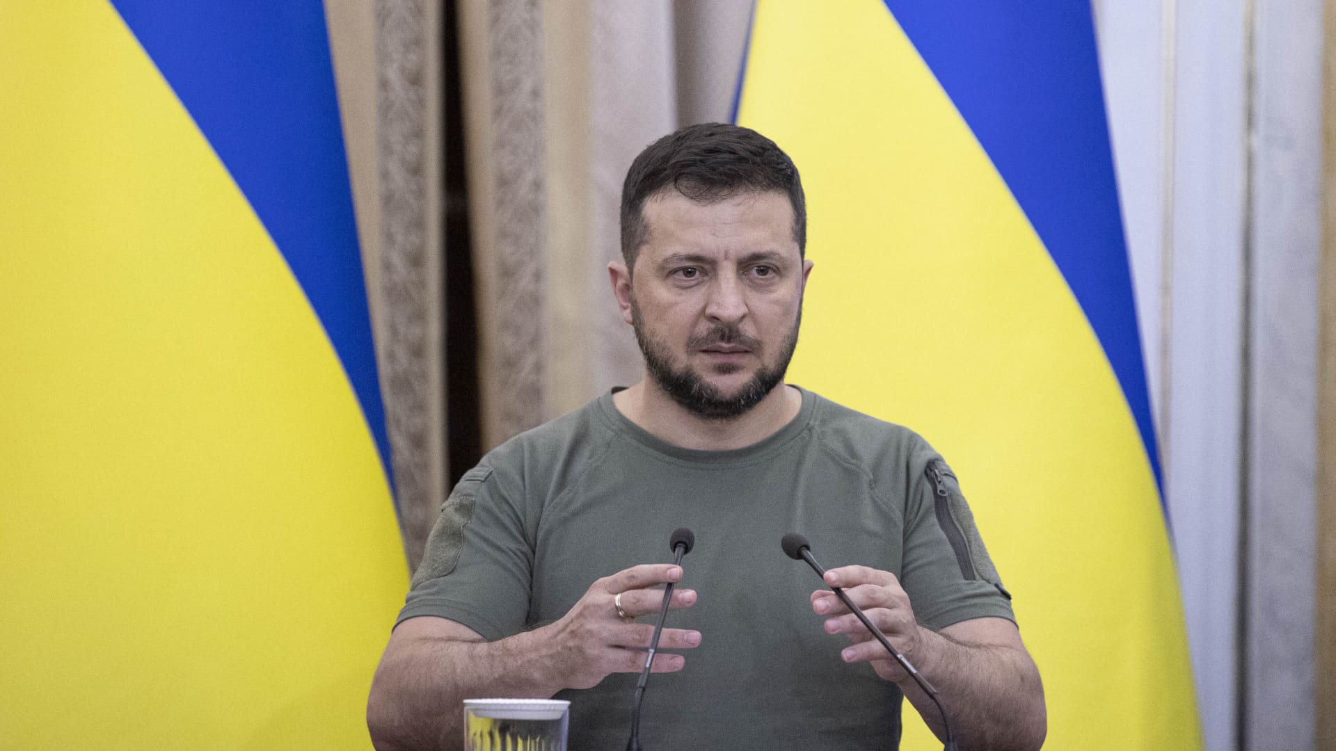 زيلينسكي يحذر من هجوم “وحشي” في روسيا قبيل عيد استقلال أوكرانيا