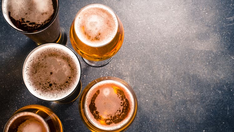 The rise of the $10 pint: Why beer prices are going up